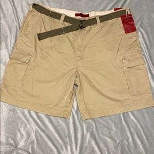 2 pairs of Men’s khaki colored cargo shorts NWT